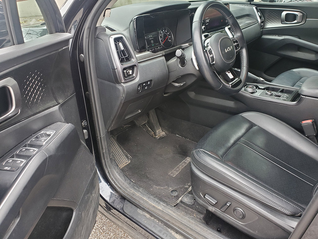 Used 2023 Kia Sorento EX AWD/4WD image 6