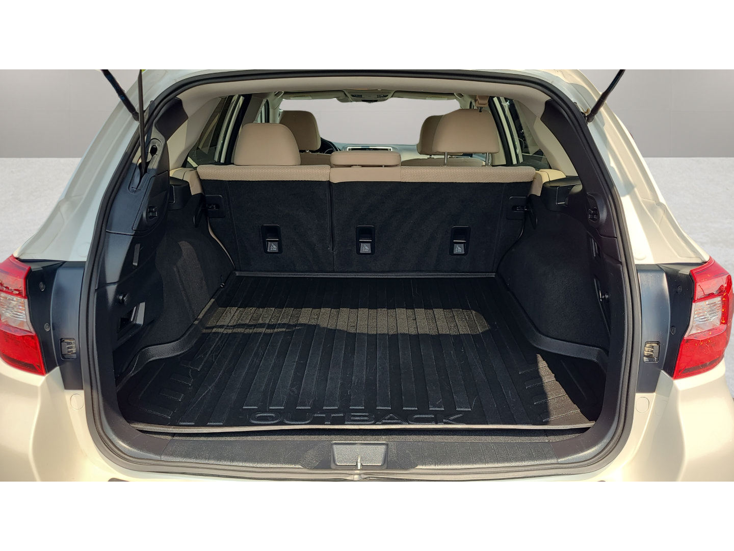 Used 2018 Subaru Outback 2.5i Premium AWD/4WD image 26