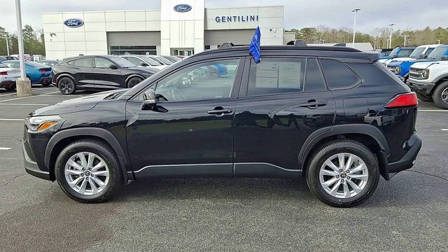 Used 2024 Toyota Corolla Cross LE w/ Moonroof Package AWD/4WD image 3