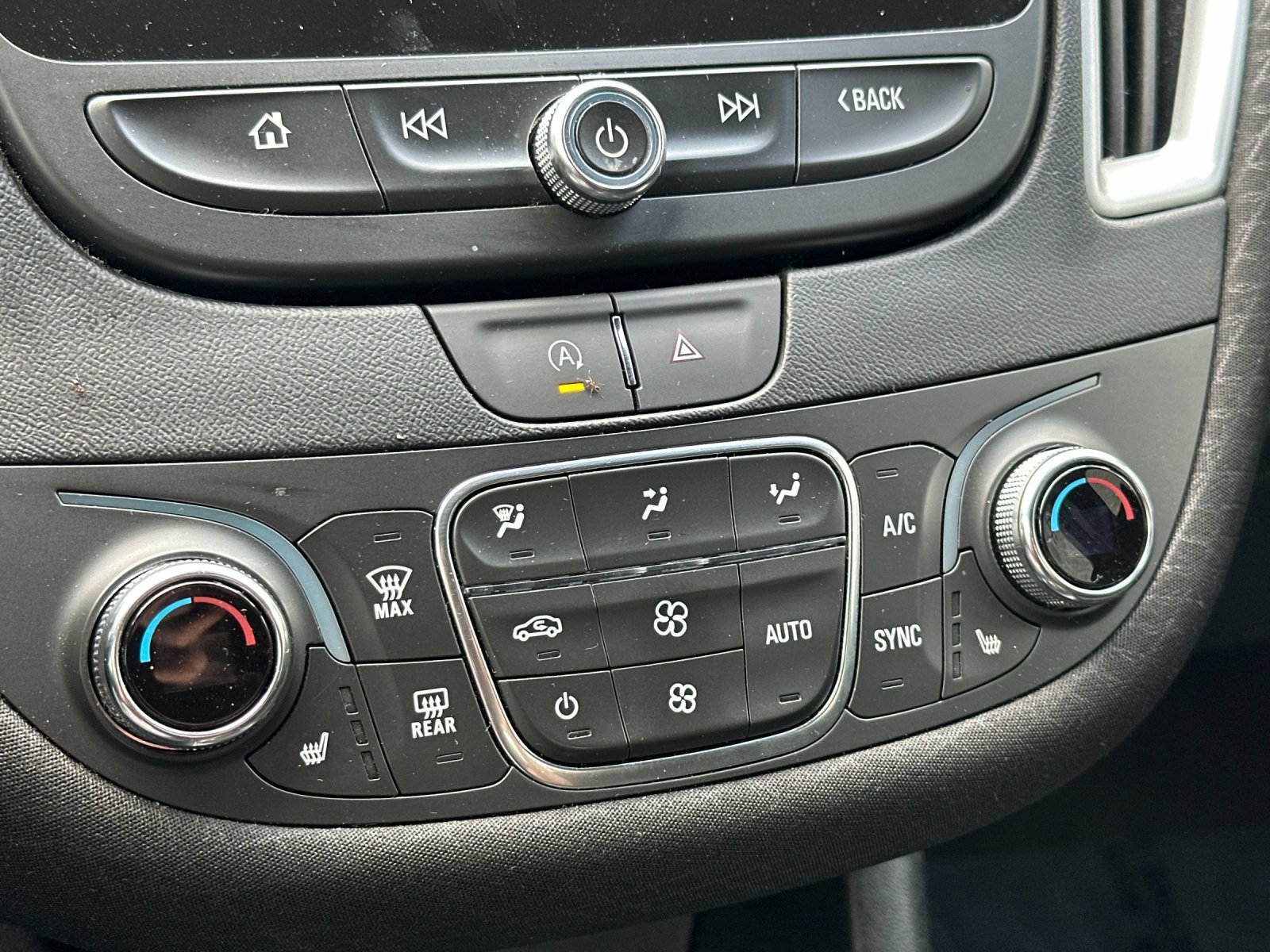 Used 2024 Chevrolet Malibu LT FWD image 21