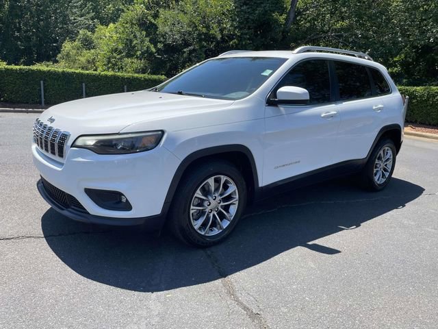 Used 2019 Jeep Cherokee Latitude Plus w/ Comfort/Convenience Group FWD image 3