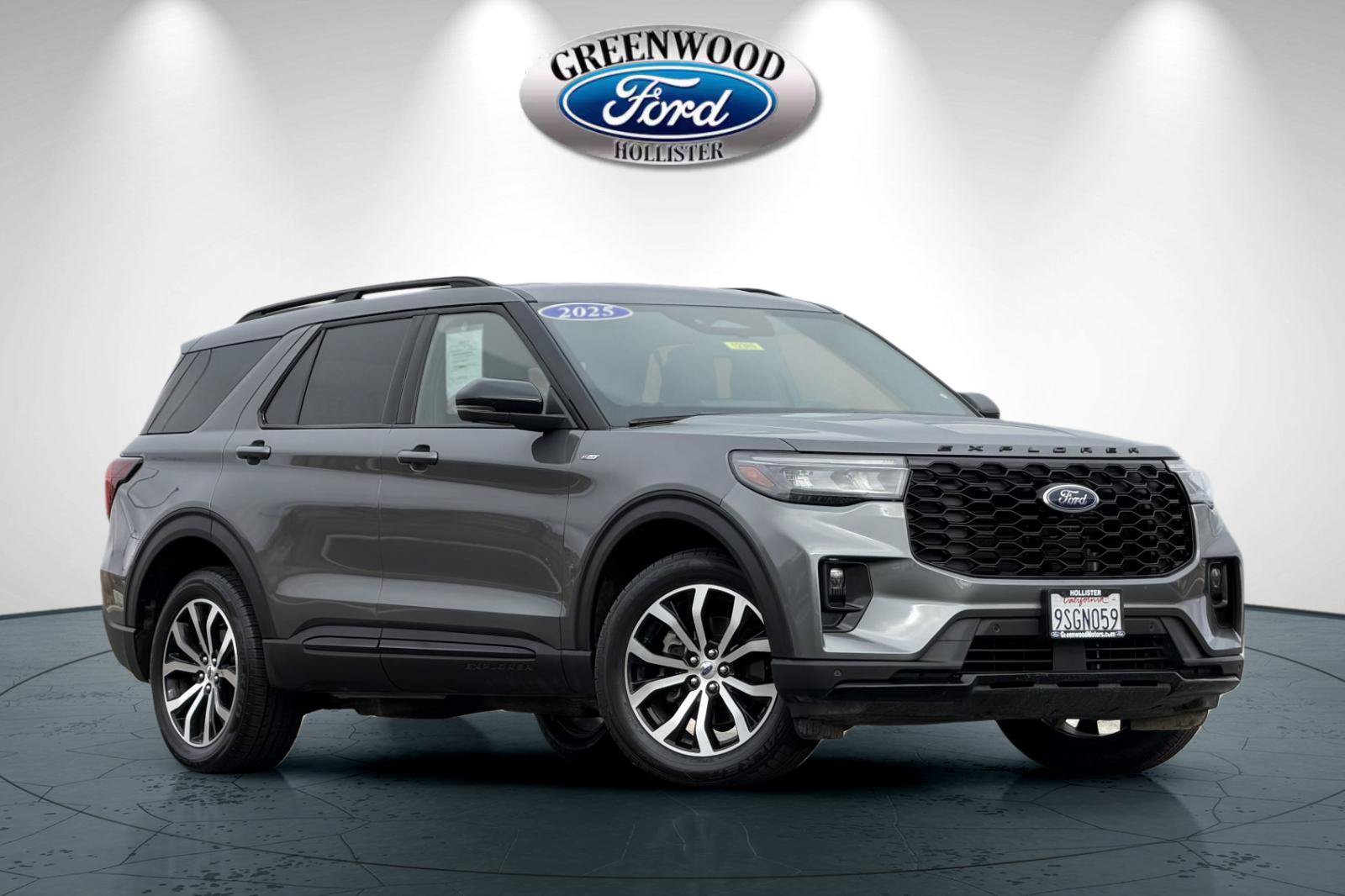 Certified 2025 Ford Explorer ST-Line AWD/4WD image 1