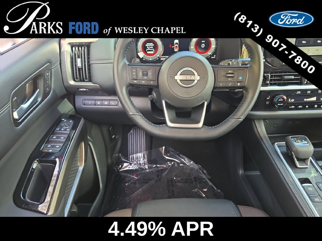 Used 2025 Nissan Pathfinder Platinum FWD image 13