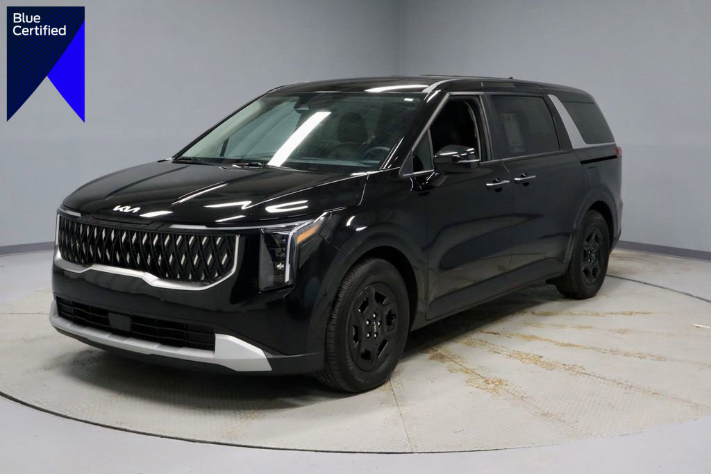 Used 2025 Kia Carnival image 1