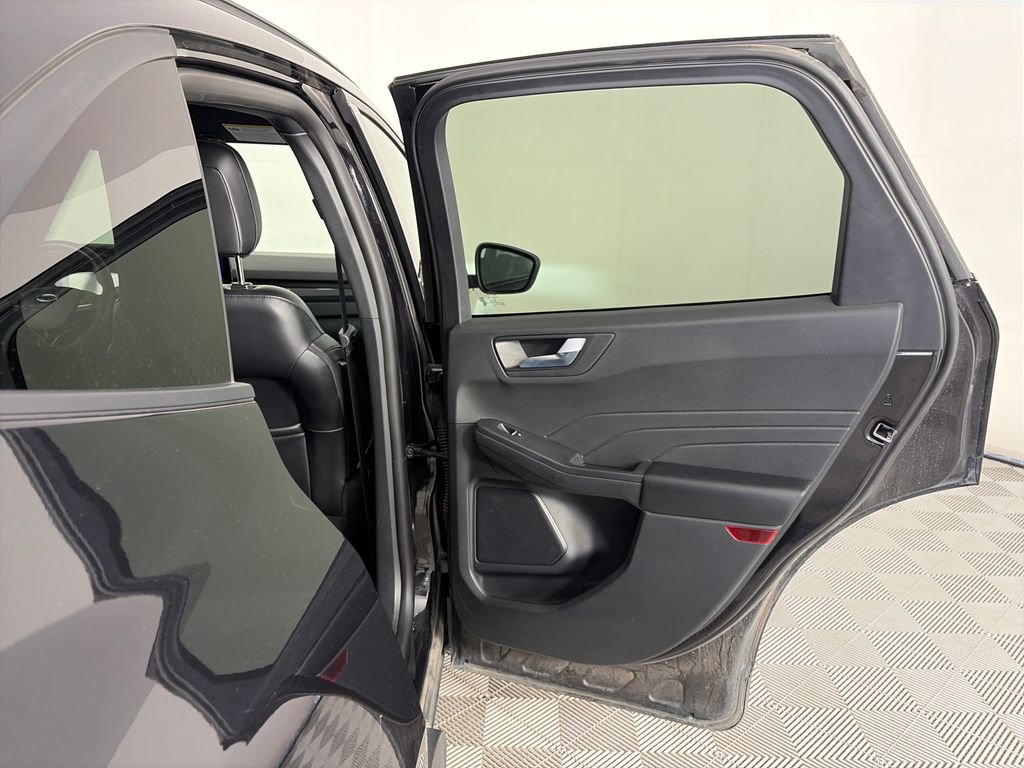 Certified 2025 Ford Escape ST-Line Select AWD/4WD image 26
