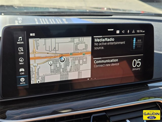 Used 2023 BMW 530e w/ Premium Package image 21