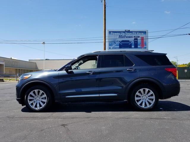 Certified 2023 Ford Explorer Limited w/ Equipment Group 301A AWD/4WD image 9