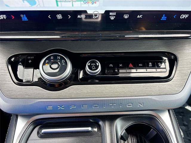 Certified 2025 Ford Expedition Platinum AWD/4WD image 18