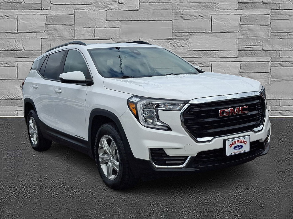 Used 2022 GMC Terrain SLE w/ Driver Convenience Package AWD/4WD image 2