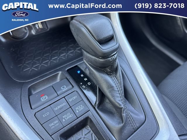 Used 2025 Toyota RAV4 LE AWD/4WD image 30