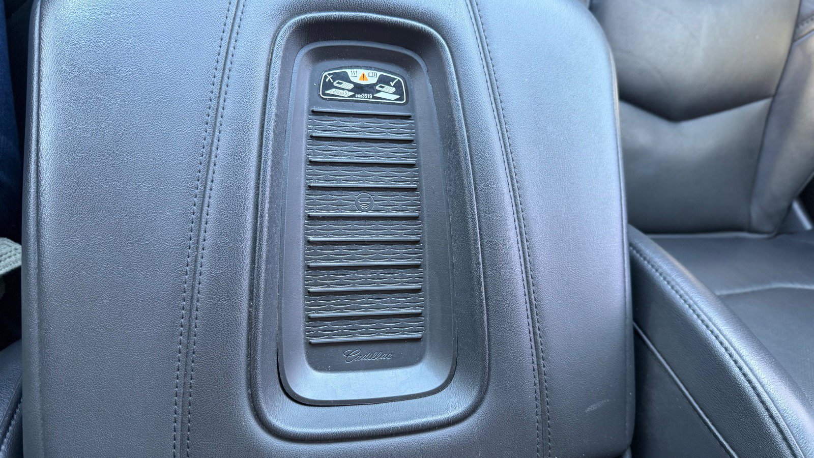 Used 2019 Cadillac Escalade ESV Luxury AWD/4WD image 53