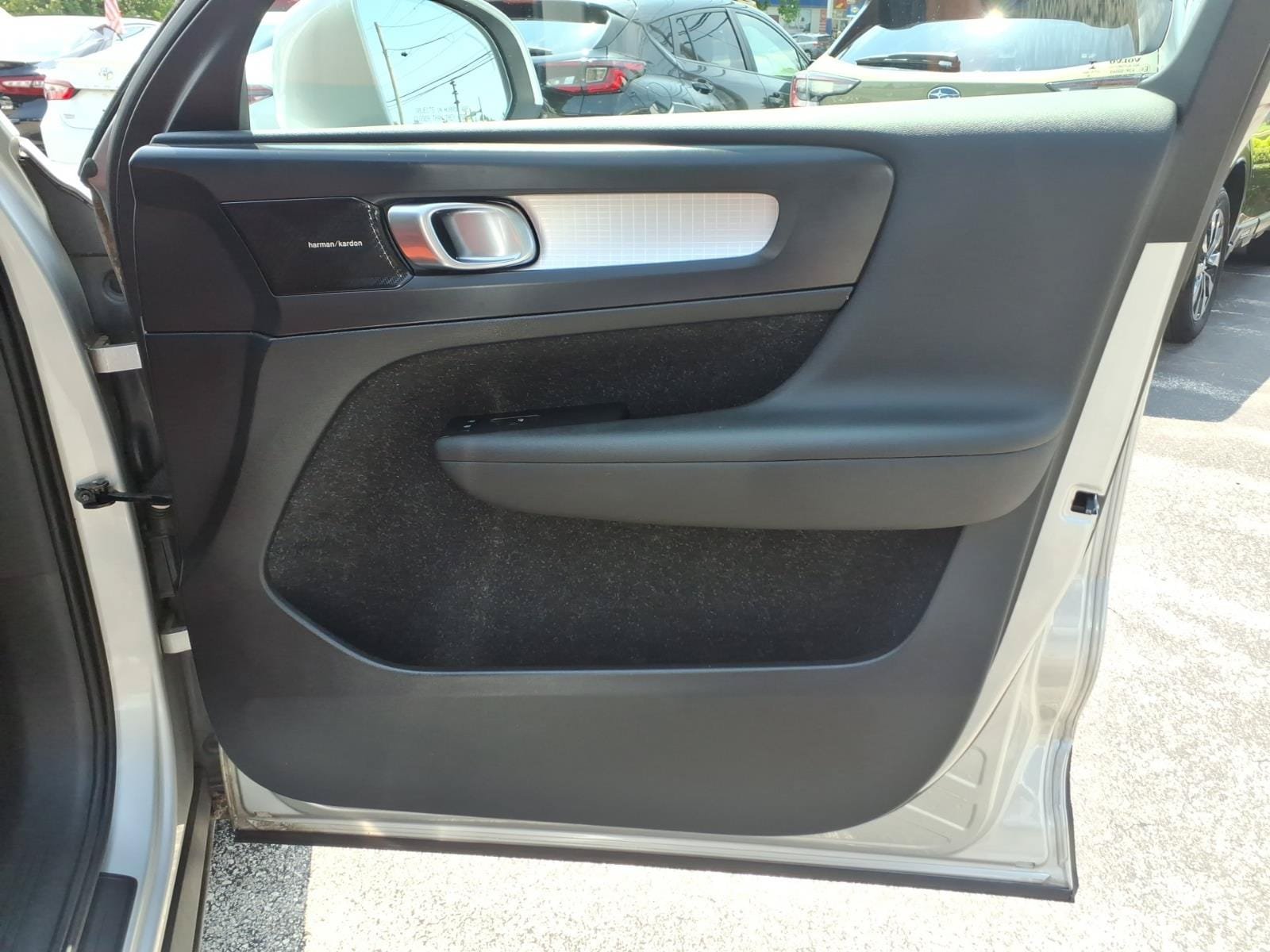 Used 2019 Volvo XC40 T5 Momentum AWD/4WD image 31
