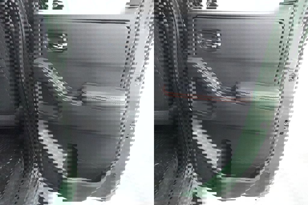 Used 2025 Nissan Frontier PRO-4X w/ Pro Convenience Package image 28