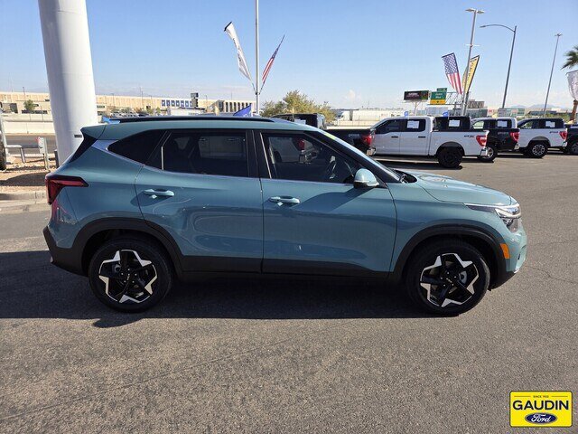 Used 2024 Kia Seltos EX FWD image 8