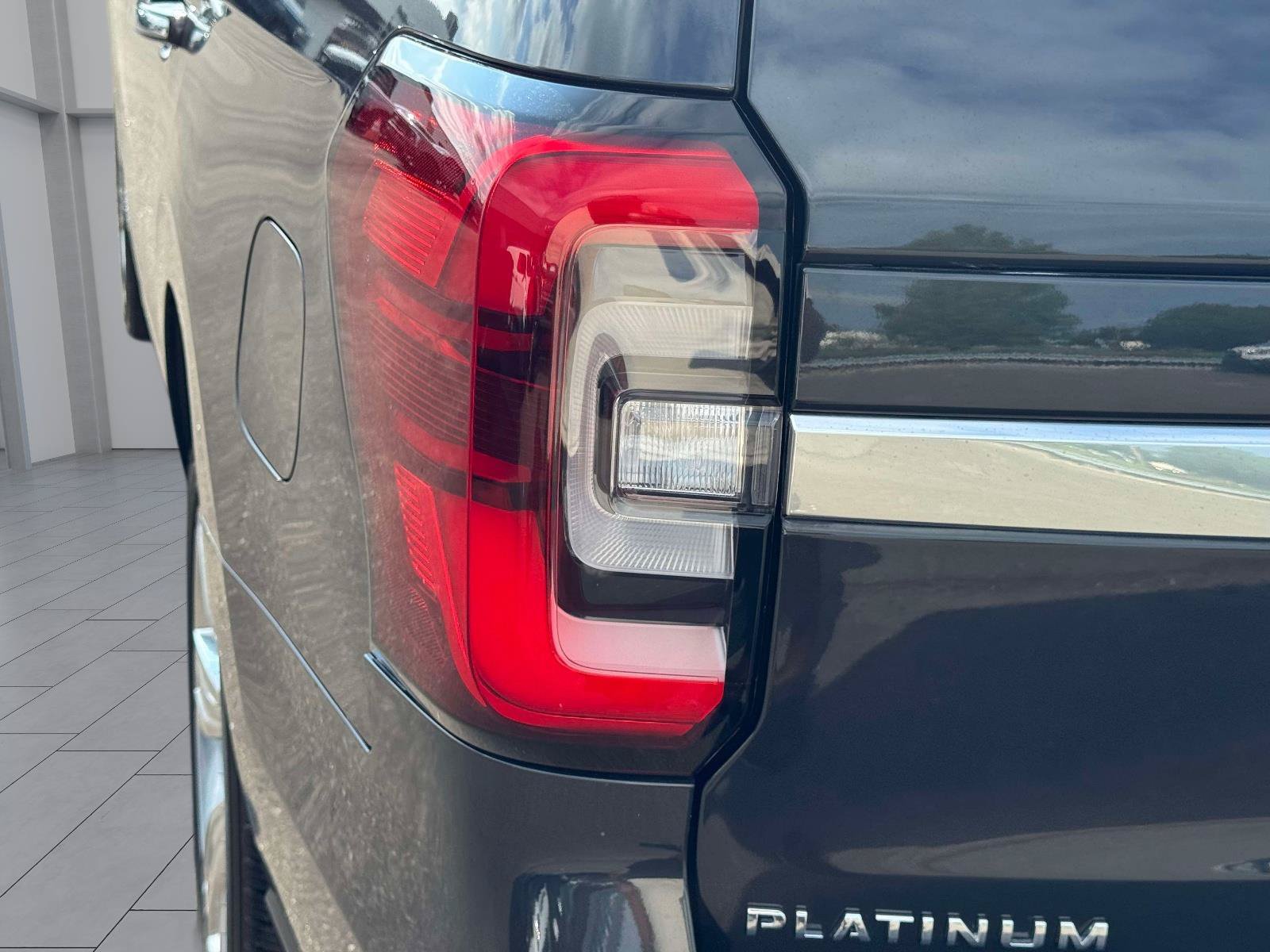 Certified 2024 Ford Expedition Platinum AWD/4WD image 10