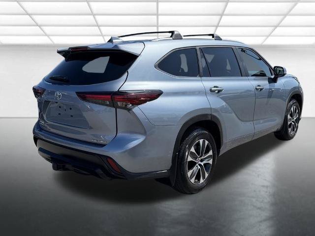 Used 2024 Toyota Highlander XLE AWD/4WD image 10