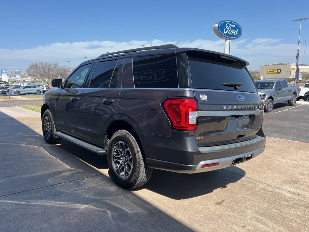 Certified 2022 Ford Expedition XLT image 2
