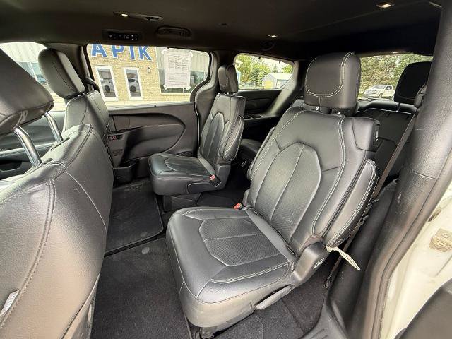 Used 2020 Chrysler Pacifica Touring-L AWD/4WD image 14