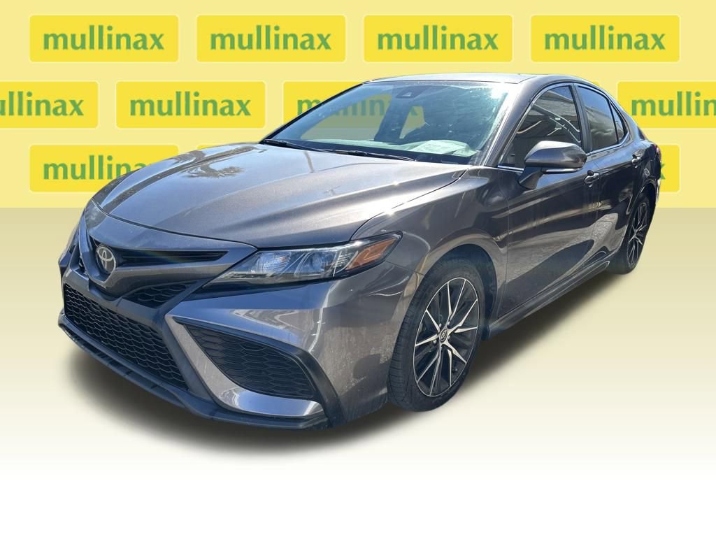 Used 2023 Toyota Camry SE image 6