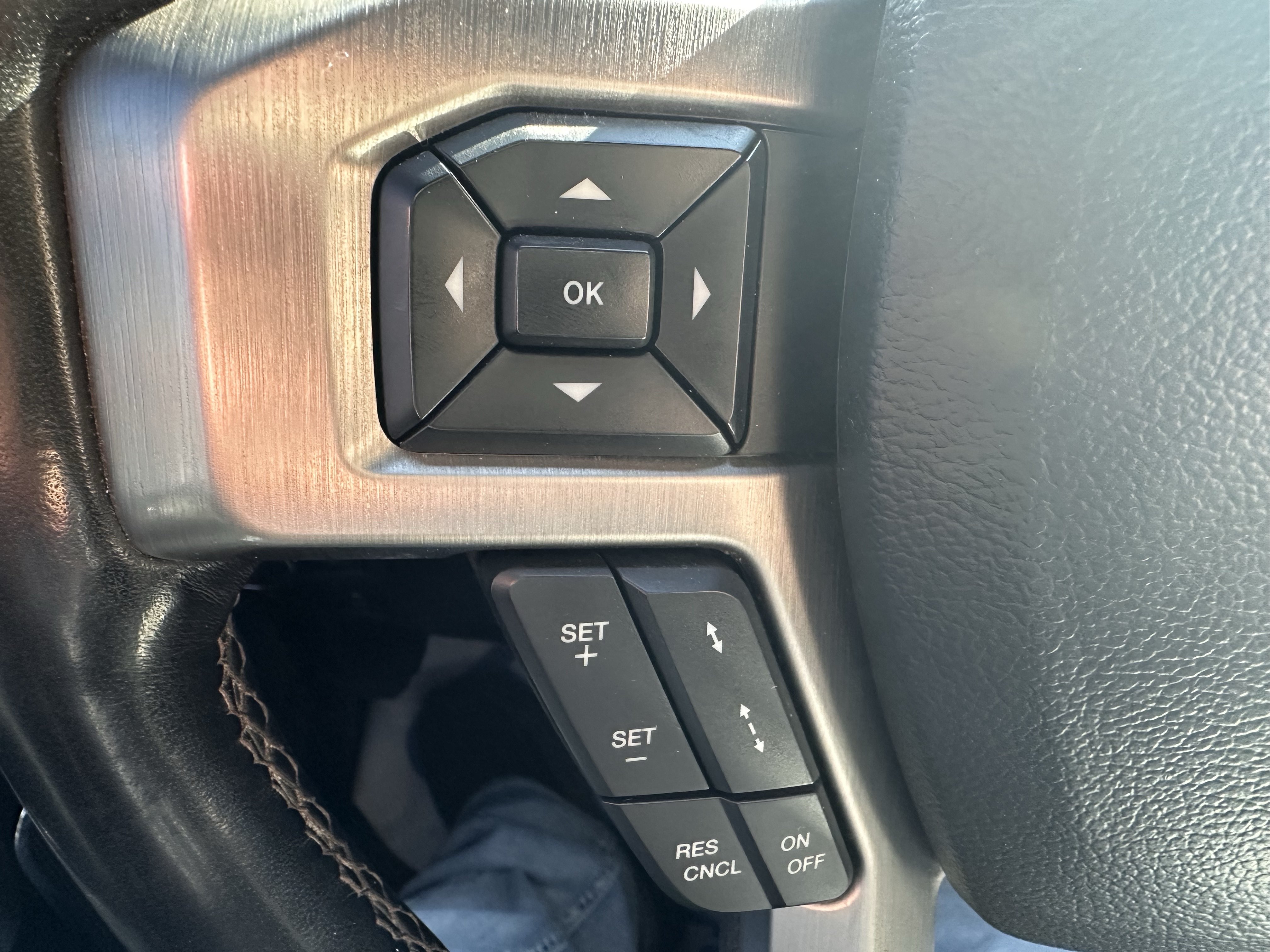Certified 2021 Ford F350 Platinum AWD/4WD image 26