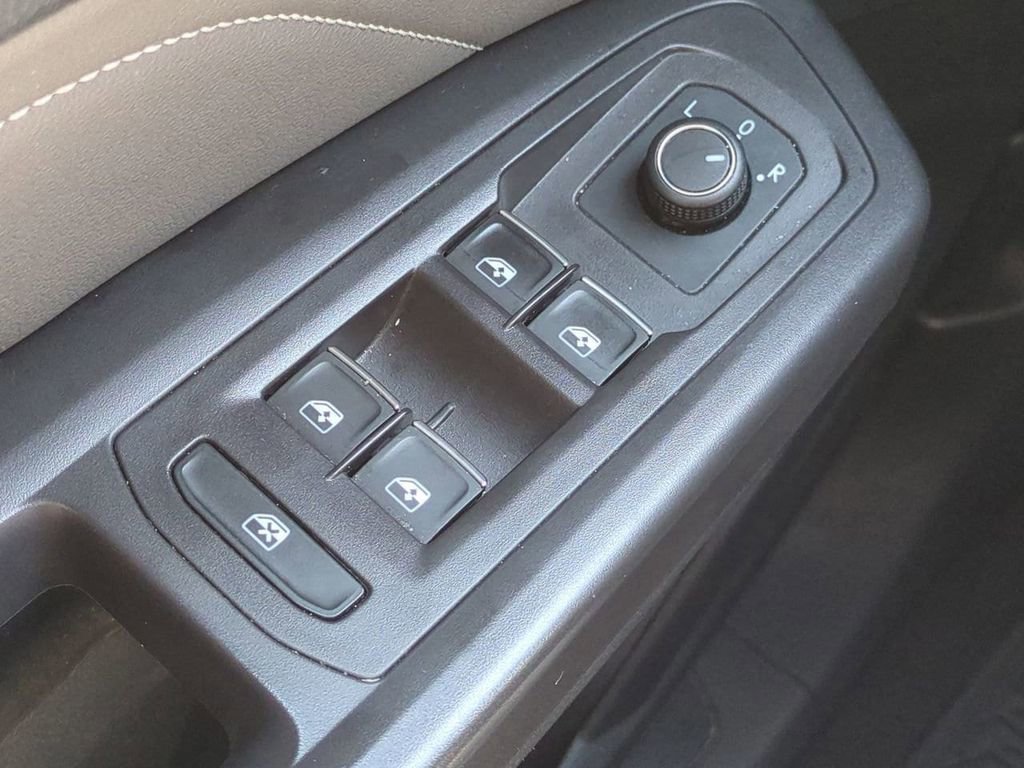 Used 2022 Volkswagen Atlas SE image 23