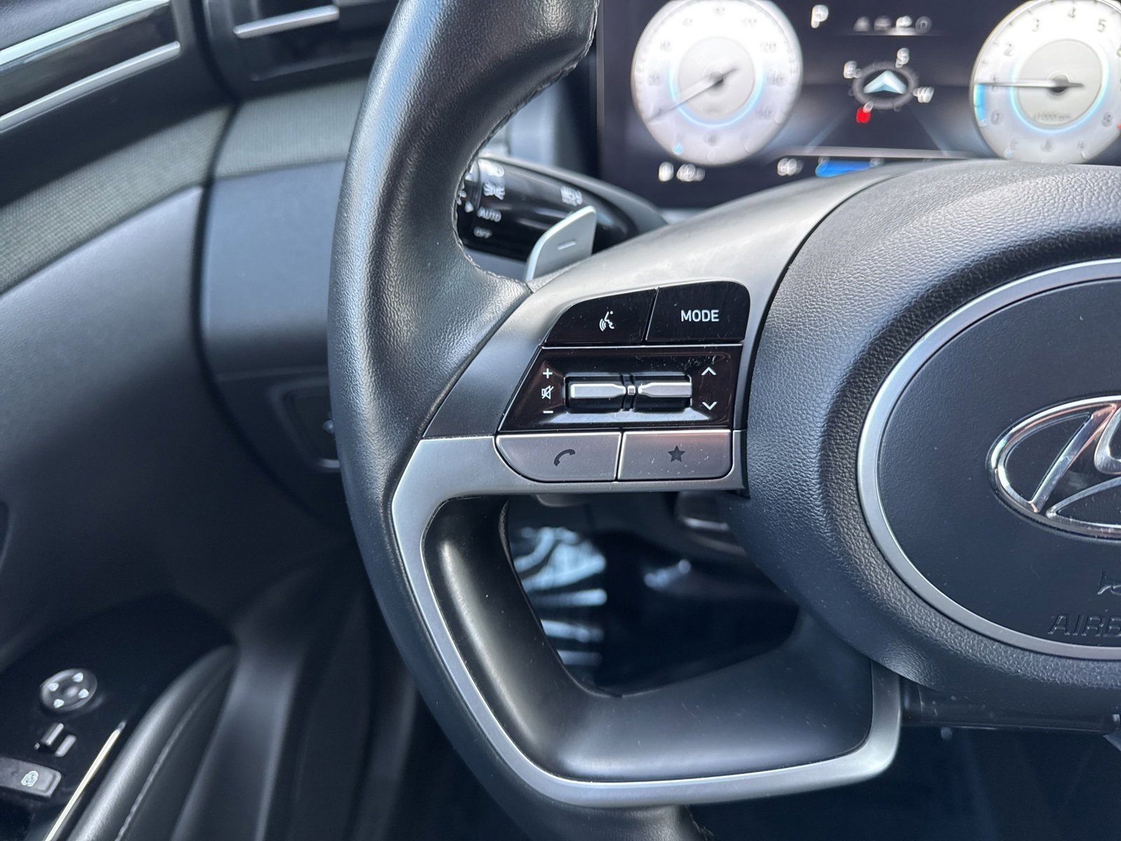 Used 2023 Hyundai Santa Cruz Limited image 26