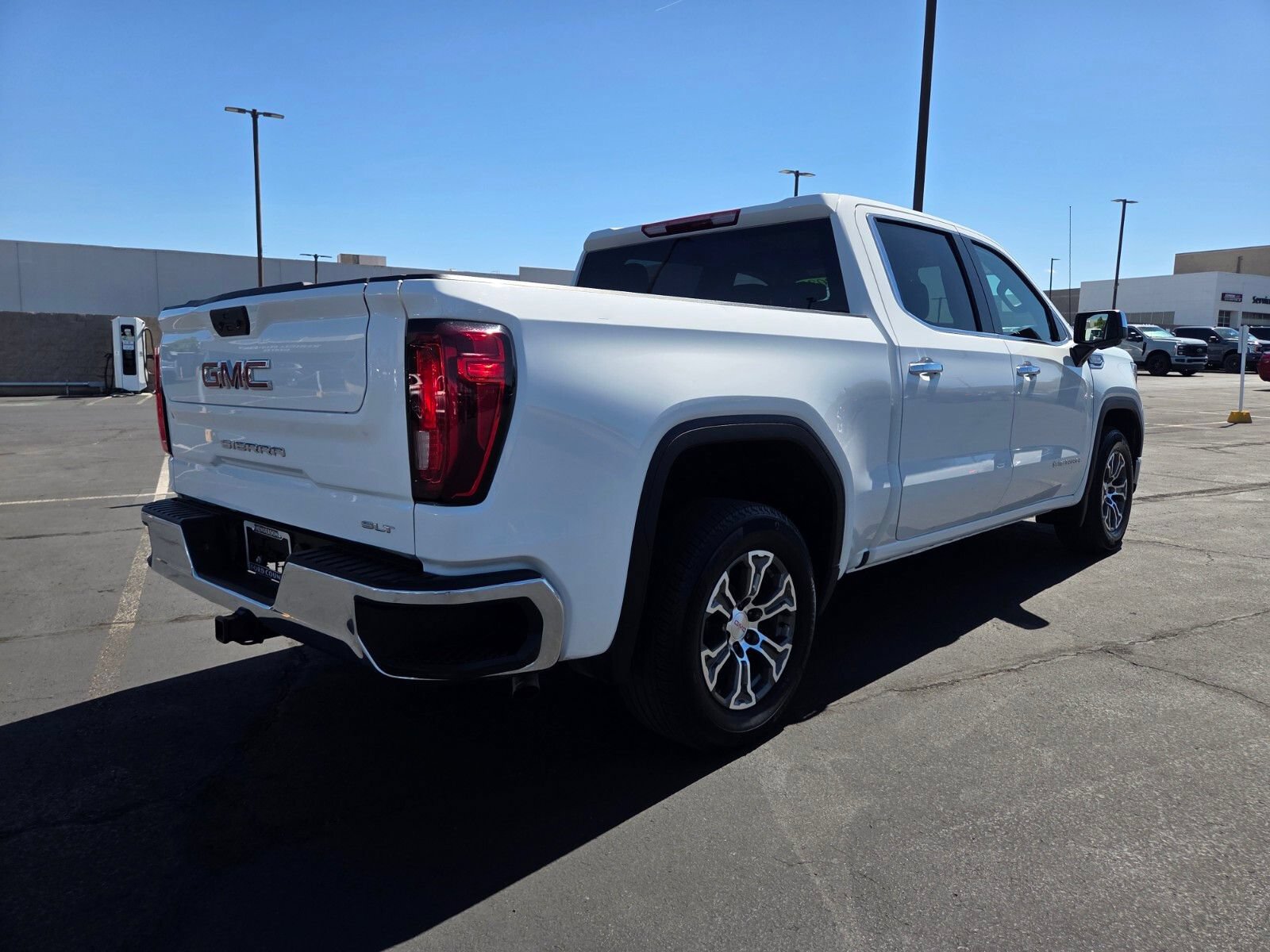 Used 2025 GMC Sierra 1500 SLT RWD image 6