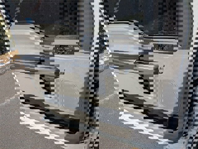 Certified 2021 Ford F350 XLT image 11