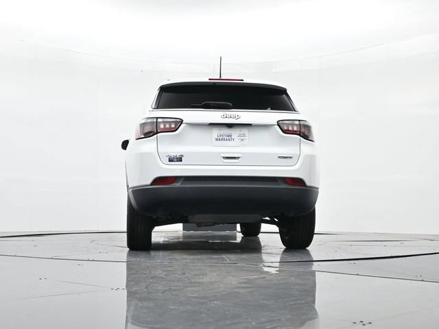 Used 2024 Jeep Compass Latitude AWD/4WD image 40