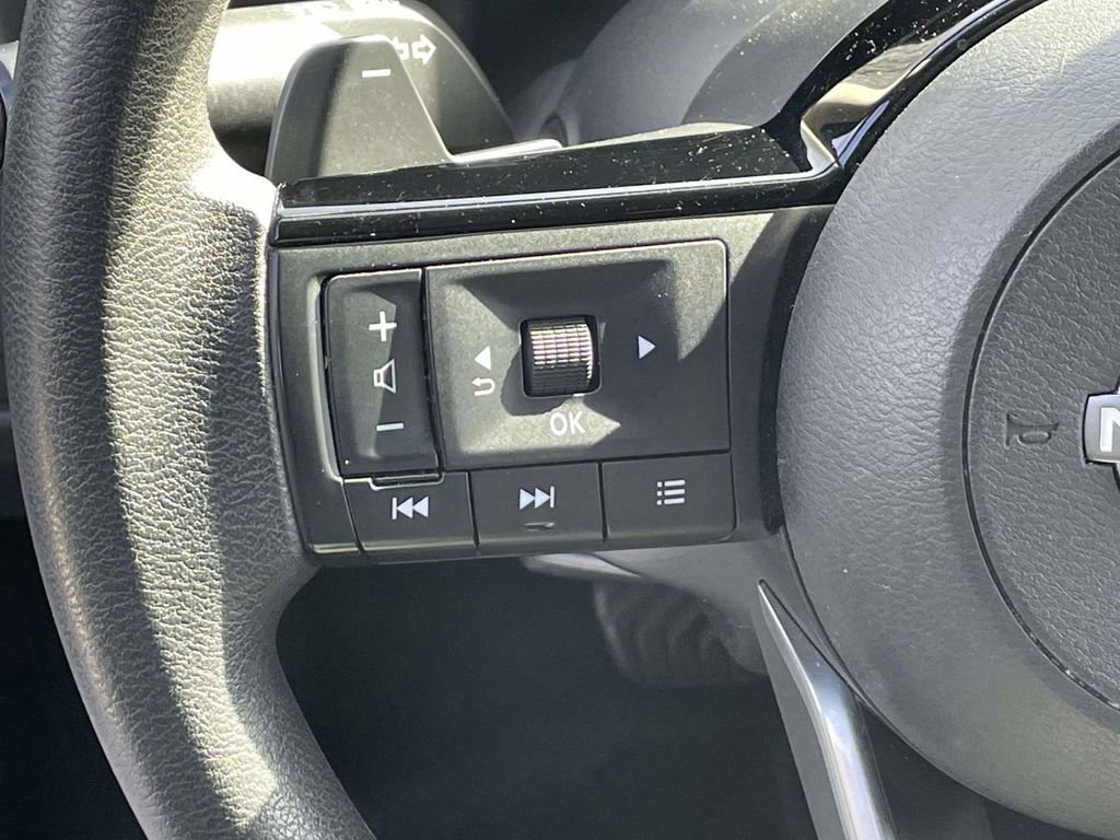 Used 2023 Nissan Rogue SV image 19