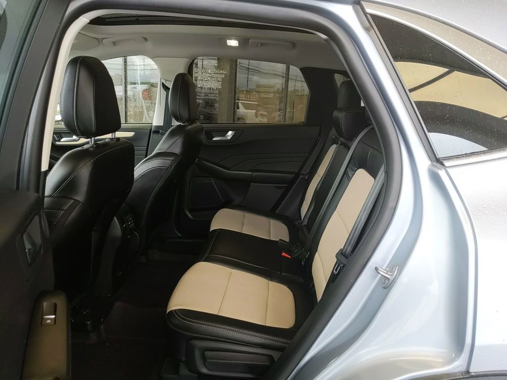 Certified 2022 Ford Escape Titanium w/ Titanium Elite Package AWD/4WD image 14