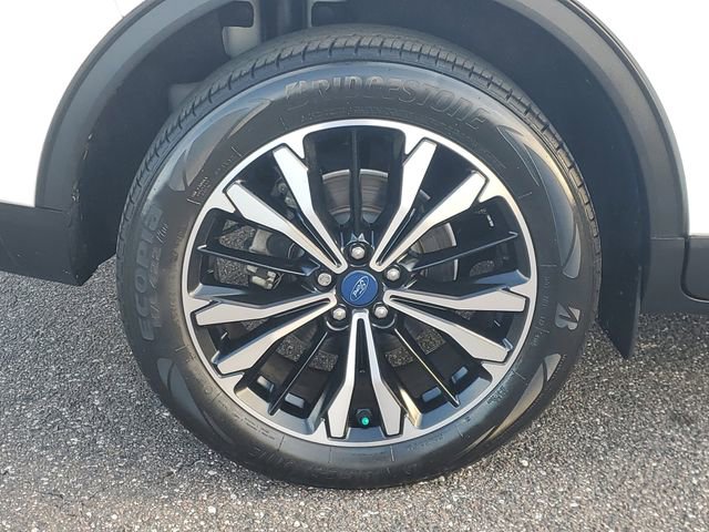 Certified 2022 Ford Escape SE w/ SE Sport Appearance Package image 5