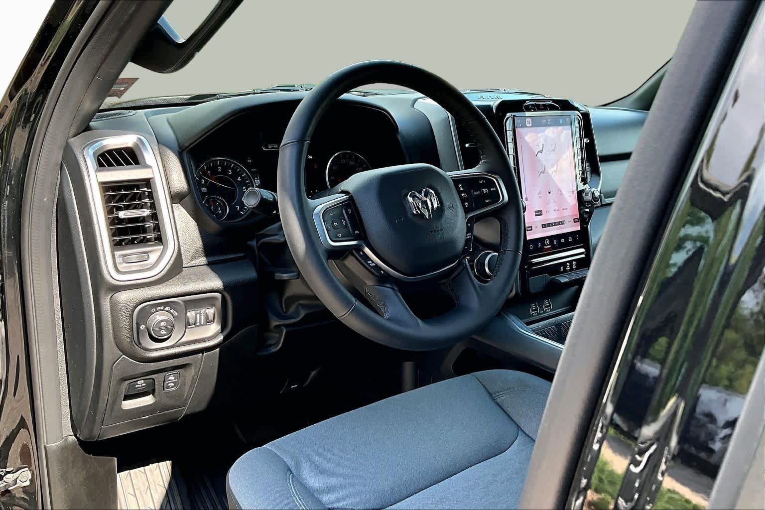 Used 2025 RAM 1500 Big Horn AWD/4WD image 17