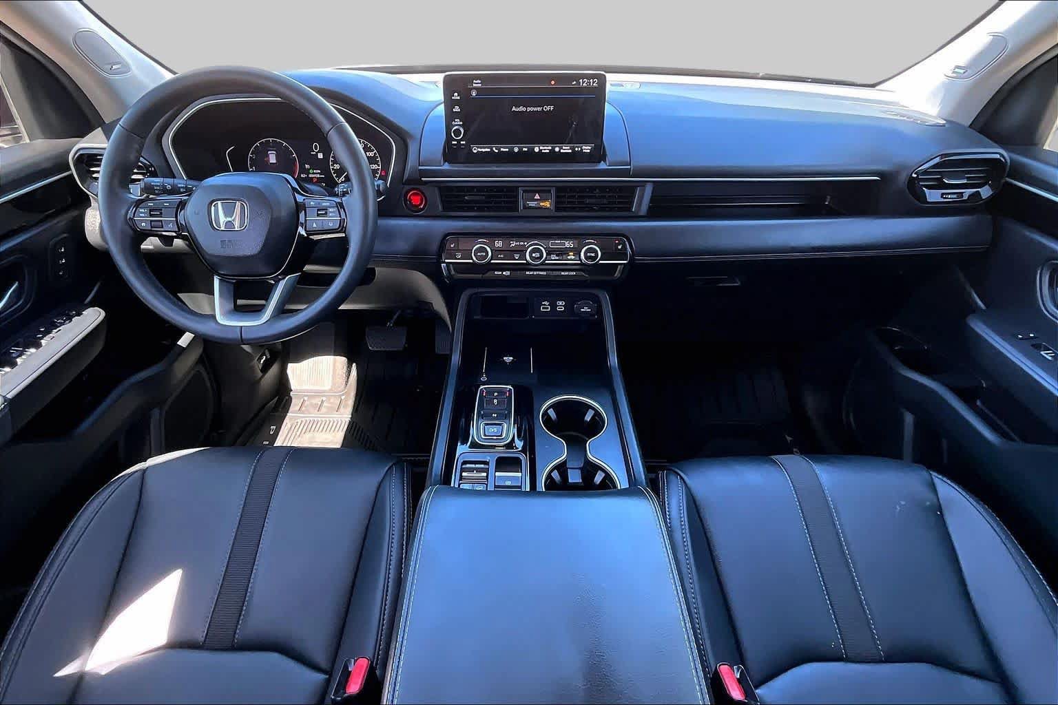 Used 2025 Honda Pilot Touring image 15