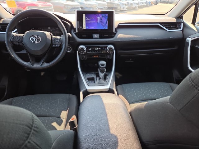 Used 2024 Toyota RAV4 XLE FWD image 25