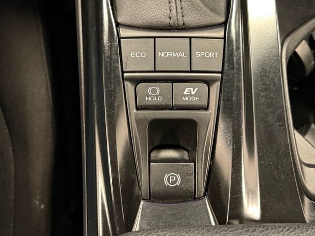 Used 2025 Toyota Camry LE FWD image 31