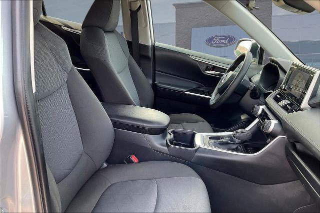 Used 2025 Toyota RAV4 XLE FWD image 30