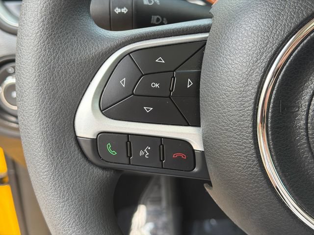 Used 2023 Jeep Renegade Latitude w/ Sun & Fun Group AWD/4WD image 24