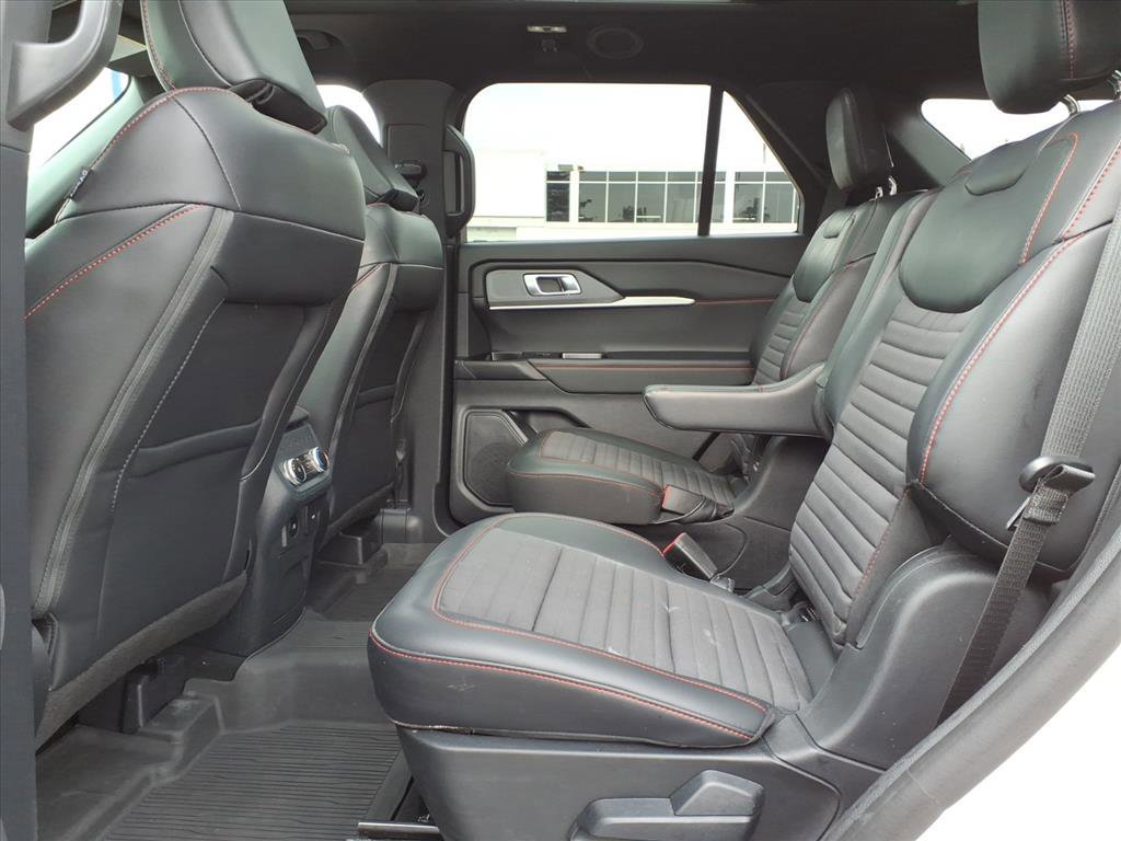 Certified 2025 Ford Explorer ST-Line image 12