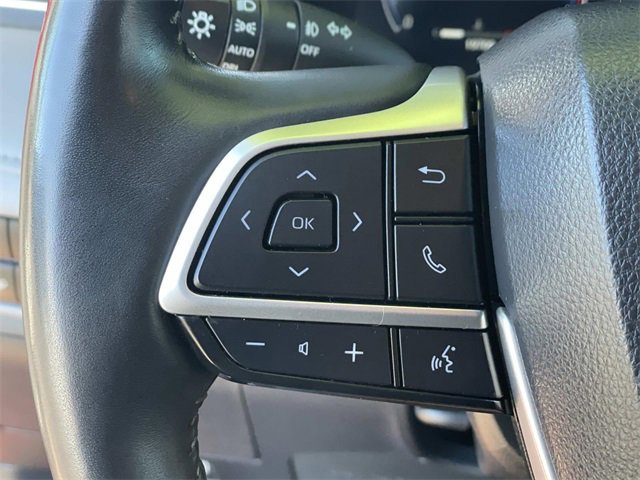 Used 2023 Toyota Highlander Platinum image 9