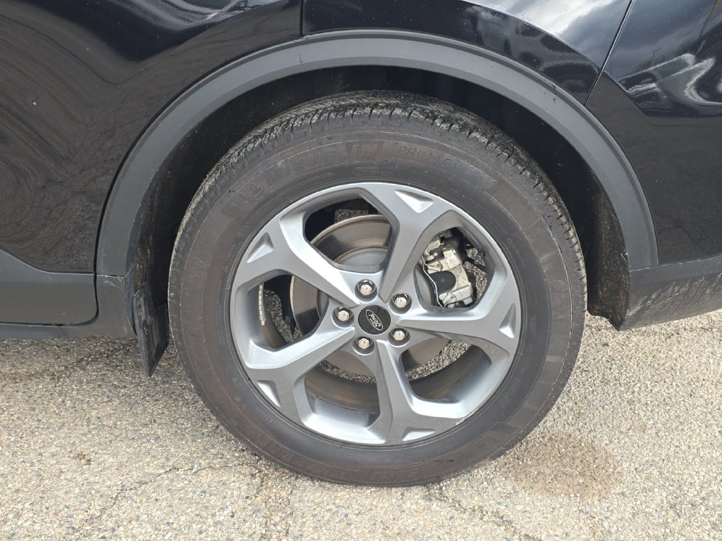 Certified 2025 Ford Escape ST-Line FWD image 17