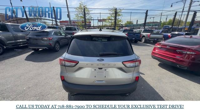 Certified 2022 Ford Escape SE w/ SE Sport Appearance Package AWD/4WD image 3