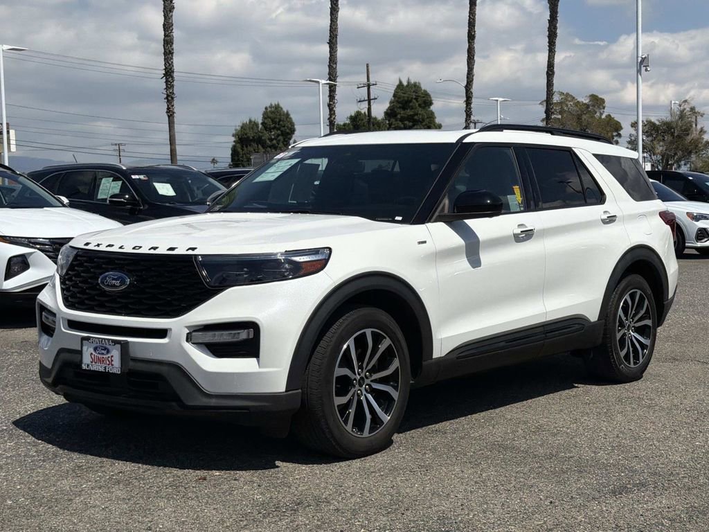 Certified 2023 Ford Explorer ST-Line w/ Class IV Trailer Tow Package