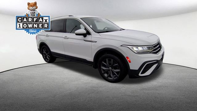 Used 2022 Volkswagen Tiguan SE image 2