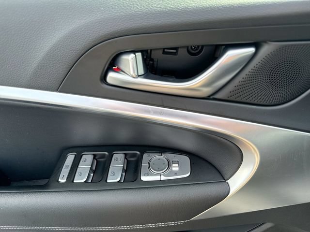 Used 2026 Genesis G70 2.5T RWD image 13