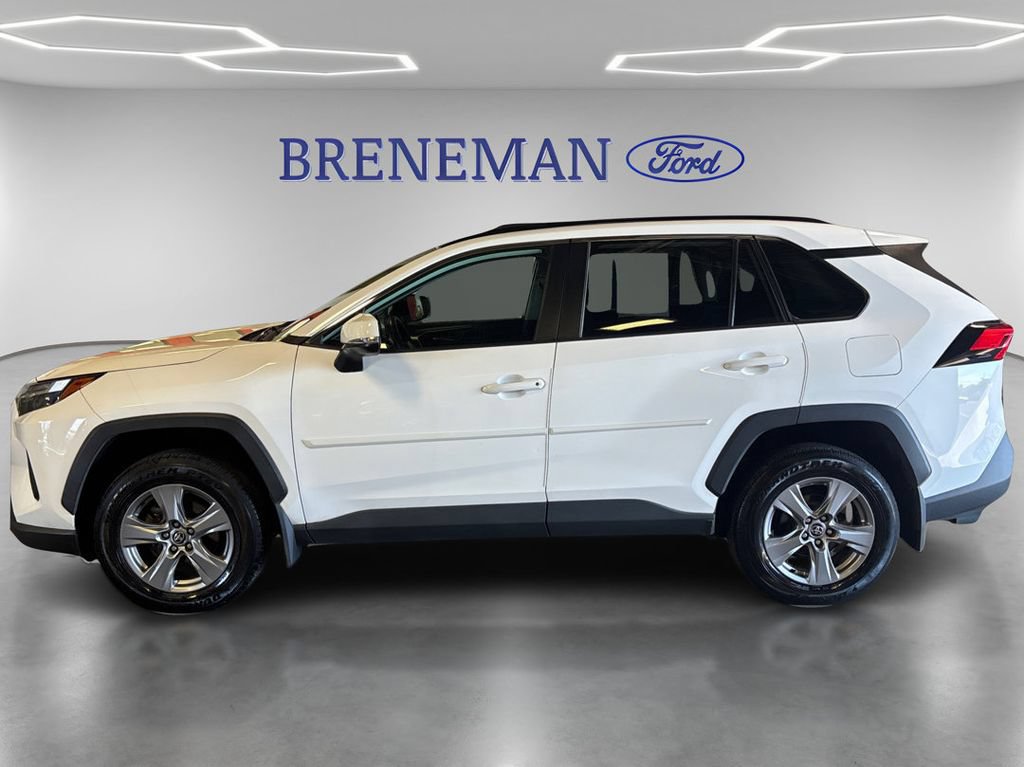Used 2022 Toyota RAV4 XLE AWD/4WD image 9