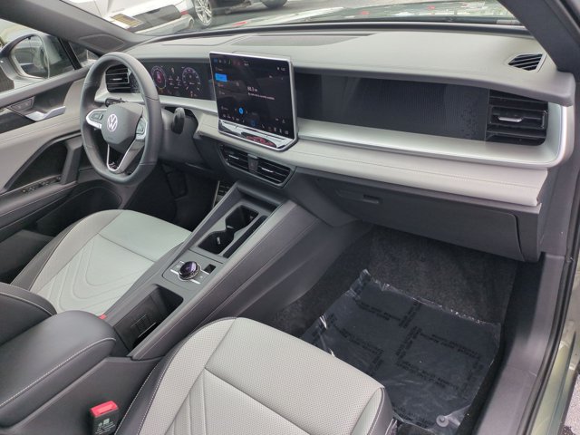 Used 2026 Volkswagen Tiguan SE R-Line FWD image 23