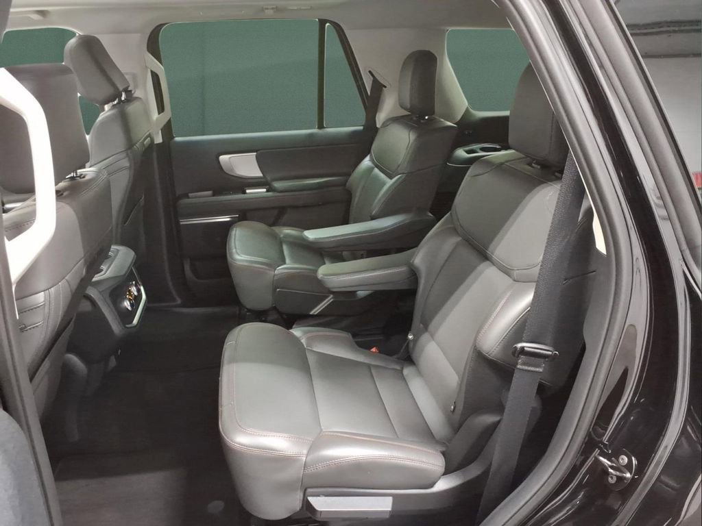 Certified 2025 Ford Expedition Active AWD/4WD image 25