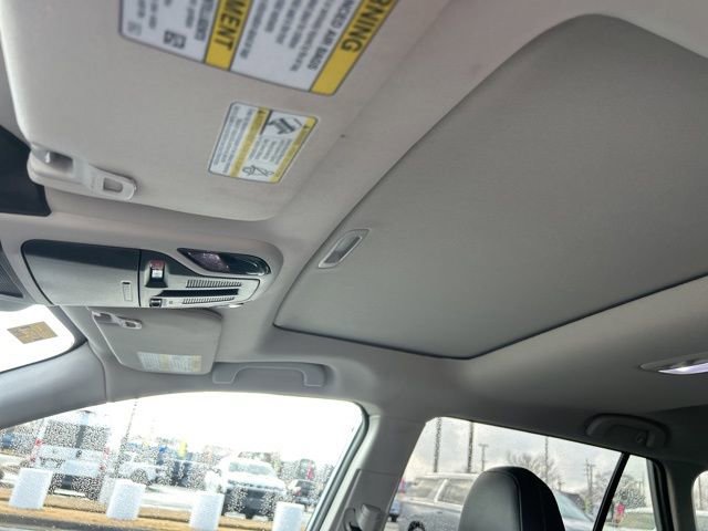 Used 2025 Subaru Outback Onyx Edition image 17