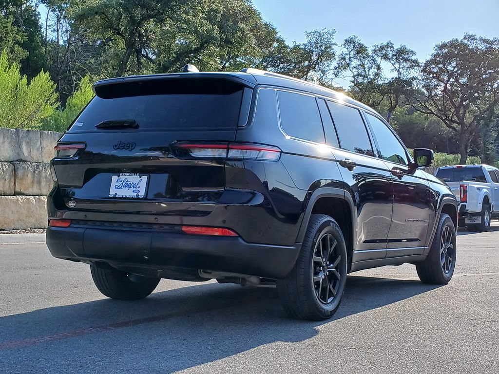 Used 2024 Jeep Grand Cherokee L Laredo RWD image 3